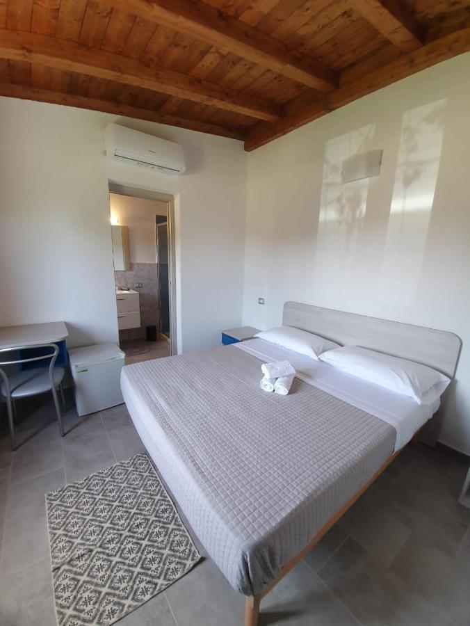 Affittacamere Samar San Teodoro  Buitenkant foto